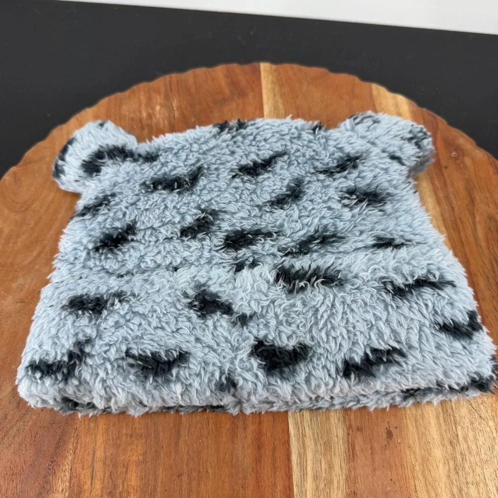Patagonia Baby Furry Friends Winter Hat light plume grey animal print 3-6 months